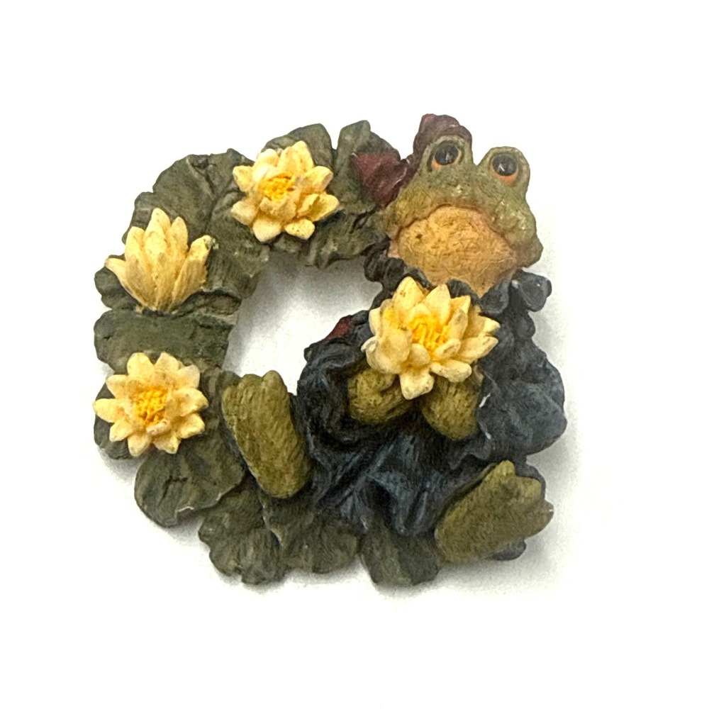 Vintage Frog Lily Pad Wreath Brooch Pin Resin Cottagecore Nature Jewelry